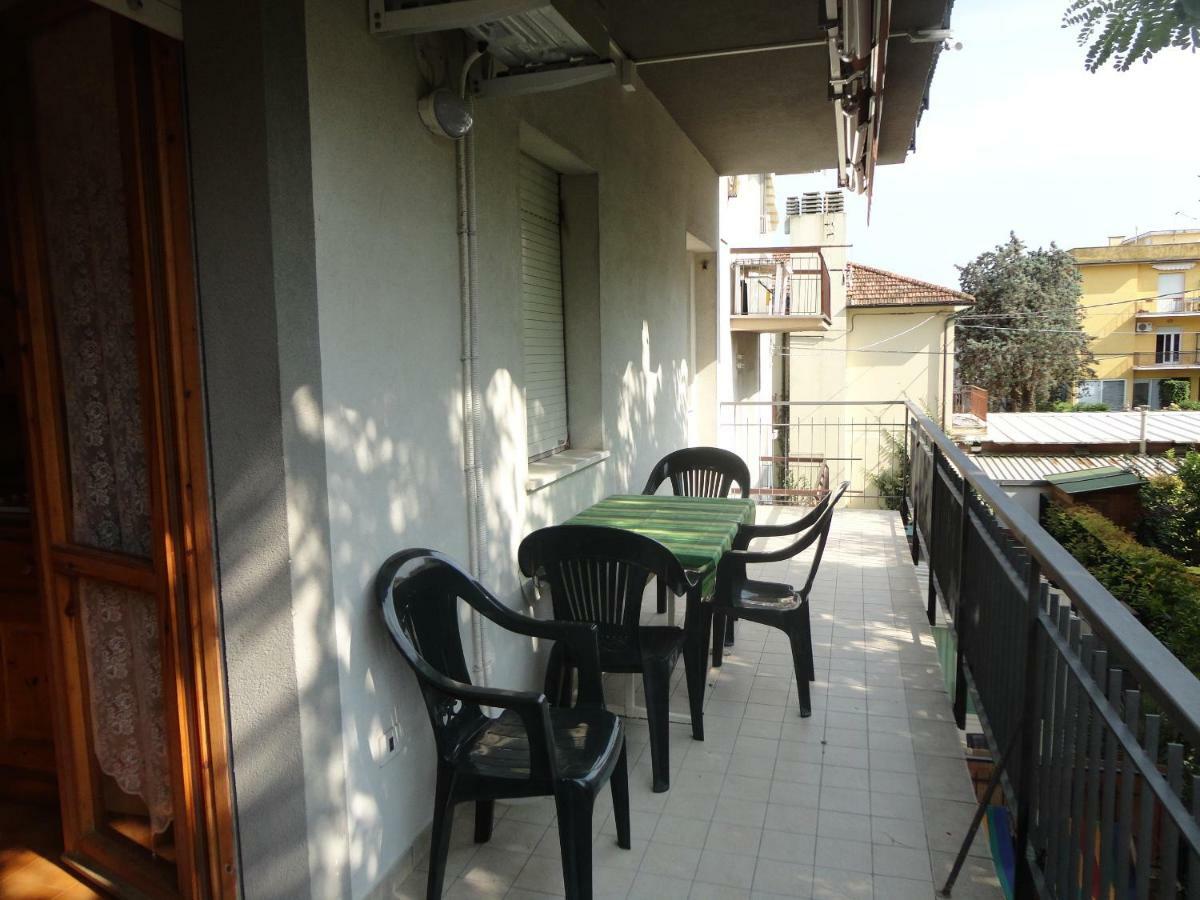 Apartamento Via Pesaro A/C Marcelli Exterior foto
